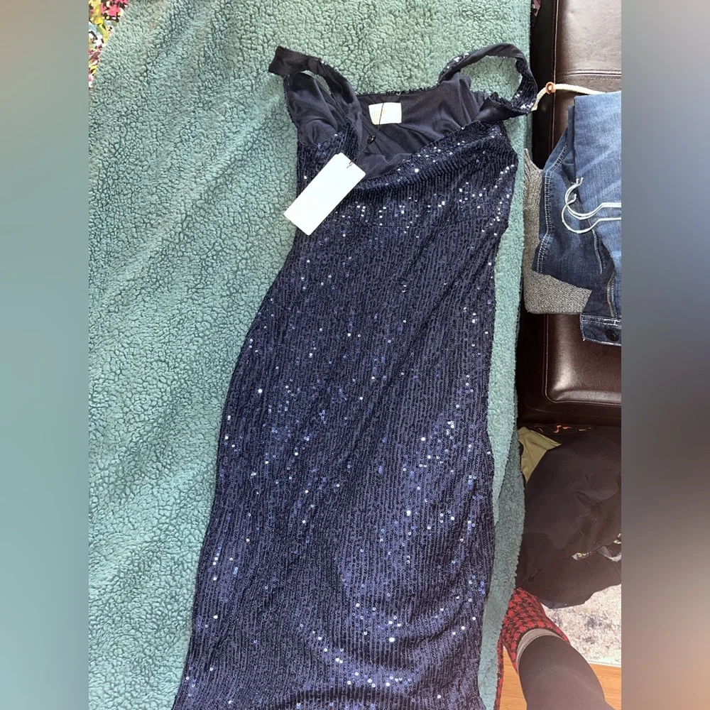 Midnight Blue Shimmery Sequin Dress  💙🖤 - Picture 4 of 6